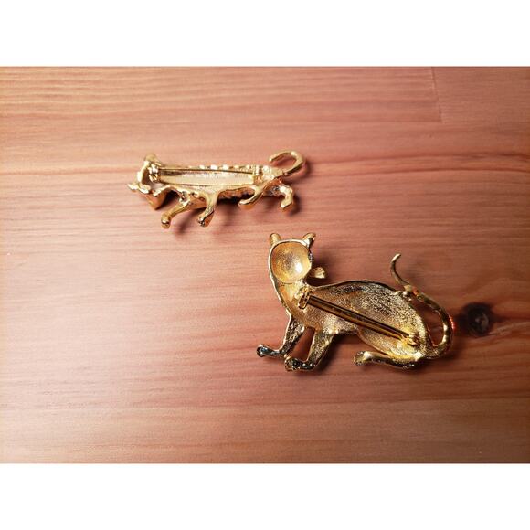 Vintage 80's Pair Gold-tone Black Enamel Leopard Tiger Pin Brooch Green Eyes - Picture 3 of 3